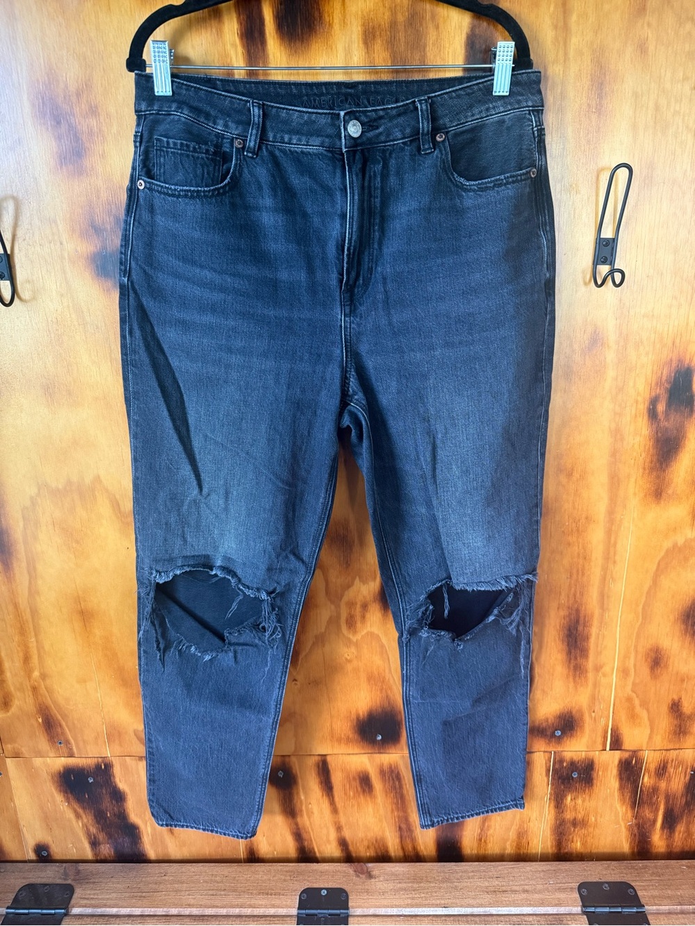 American Eagle Outfitters Black Distressed Cropped Jeans